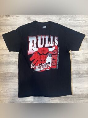 Men’s Chicago Bulls Graphic T‑Shirt - Black & Red